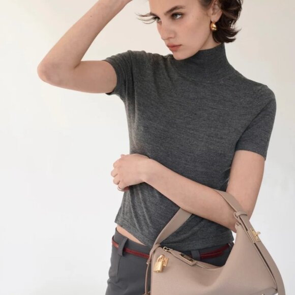 😍VERAFIED - 😍NWOT 😍Gold Beige Hobo Bag - Picture 9 of 15